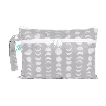Bumkins Waterproof Hanging Wet Bag Large for Baby, Laundry, Dirty Clothes, Travel, Swim Suit, Cloth Diapers, Pool, Towels, Daycare, Beach, Zip Reusable Bag, Wetdry Vacation Packing, XL Boho Beige