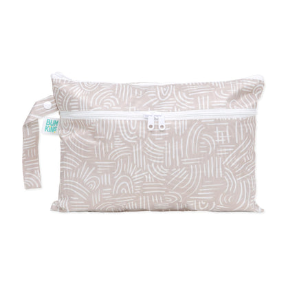 Bumkins Waterproof Hanging Wet Bag Large for Baby, Laundry, Dirty Clothes, Travel, Swim Suit, Cloth Diapers, Pool, Towels, Daycare, Beach, Zip Reusable Bag, Wetdry Vacation Packing, XL Boho Beige