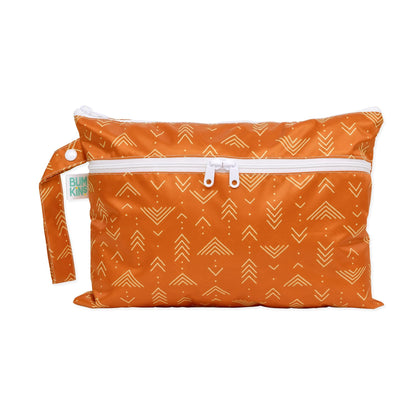 Bumkins Waterproof Hanging Wet Bag Large for Baby, Laundry, Dirty Clothes, Travel, Swim Suit, Cloth Diapers, Pool, Towels, Daycare, Beach, Zip Reusable Bag, Wetdry Vacation Packing, XL Boho Beige